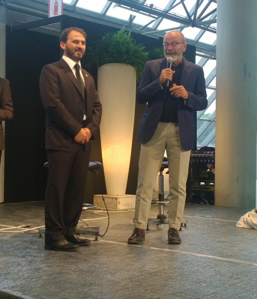 Riccardo Coppola, assessore attività produttive del Comune di Carrara porta i suoi saluti al folto pubblico presente - Carrara 4 ottobre 2015